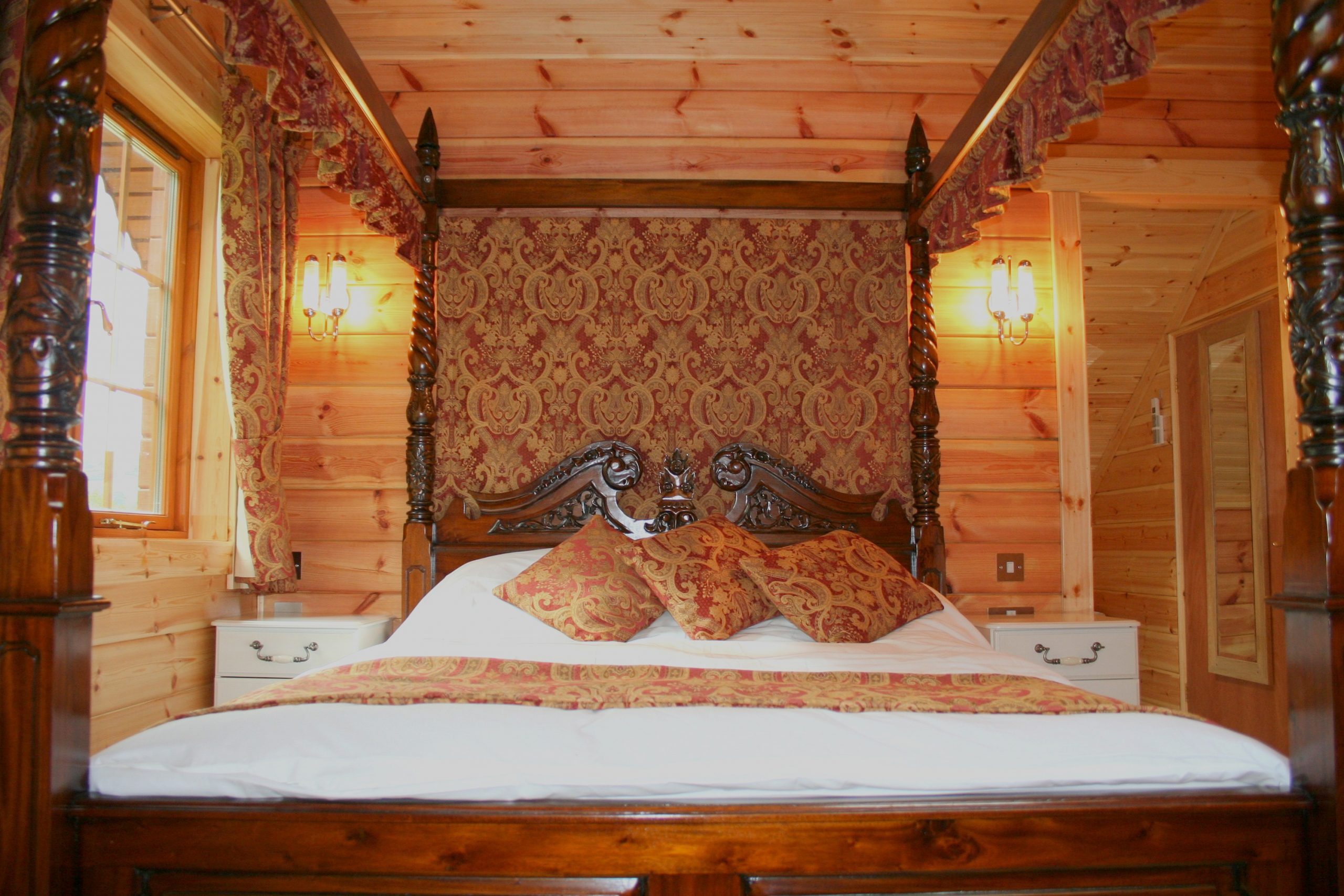 Four Poster King Size Bed